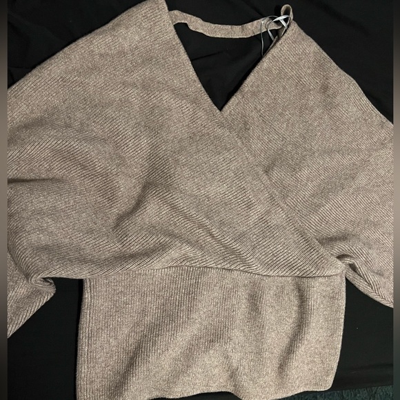 UNWORN Love Tree Off shoulder - Passover Soft Wrap Sweater - Mocha - Picture 1 of 3